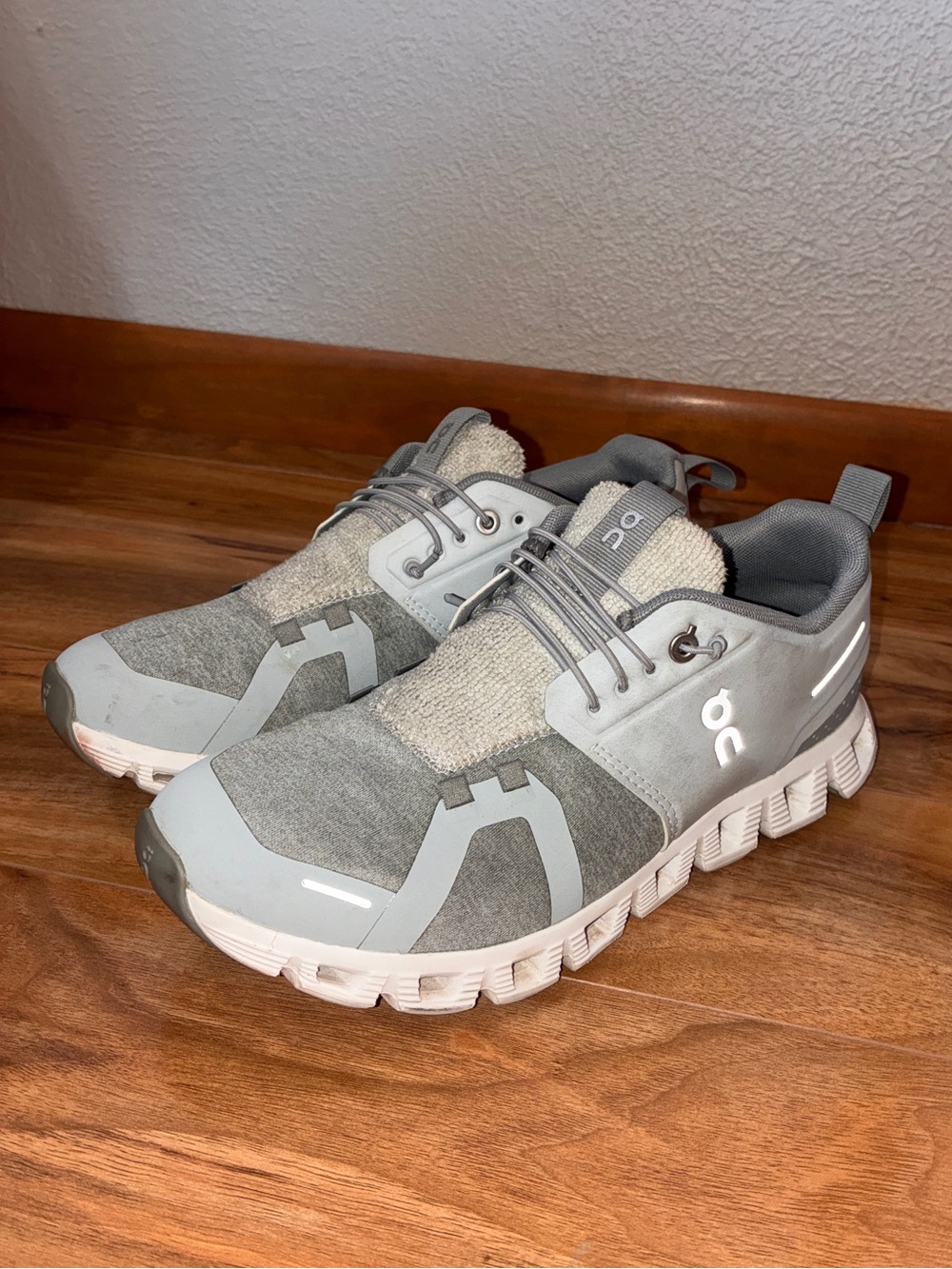On Cloud 5 Terry Women’s Running Athletic Sneaker Shoes - Size 9.5